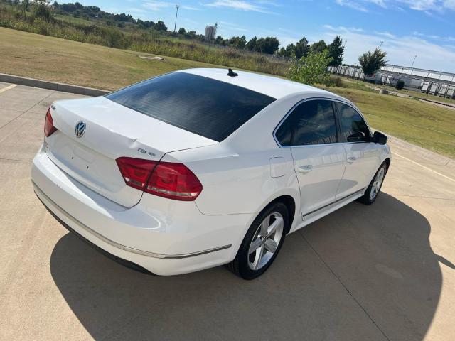 1VWBN7A35DC101239 - 2013 VOLKSWAGEN PASSAT SE WHITE photo 4