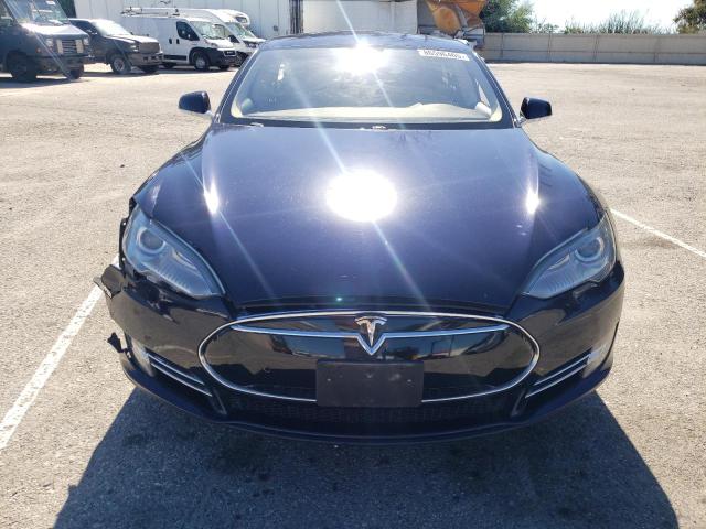 5YJSA1S11EFP48010 - 2014 TESLA MODEL S Синий фото 5