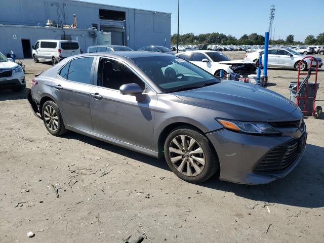 4T1B11HK3JU112556 - 2018 TOYOTA CAMRY L 石墨色 照片 4