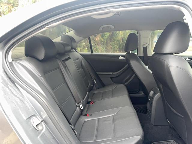 3VWD17AJ7EM249444 - 2014 VOLKSWAGEN JETTA SE GRAY photo 6