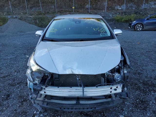 JTDKARFU1G3017967 - 2016 TOYOTA PRIUS SILVER photo 5