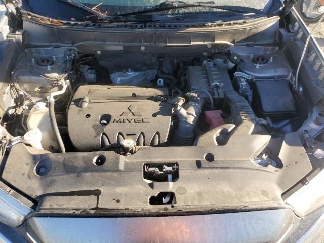 JA4AP3AU7KU032162 - 2019 MITSUBISHI OUTLANDER ES SILVER photo 11