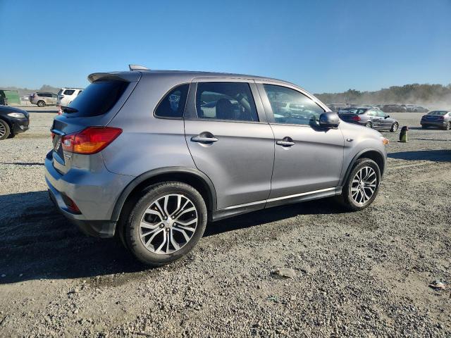 JA4AP3AU7KU032162 - 2019 MITSUBISHI OUTLANDER ES SILVER photo 3