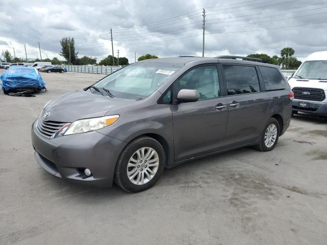 2013 TOYOTA SIENNA XLE, 