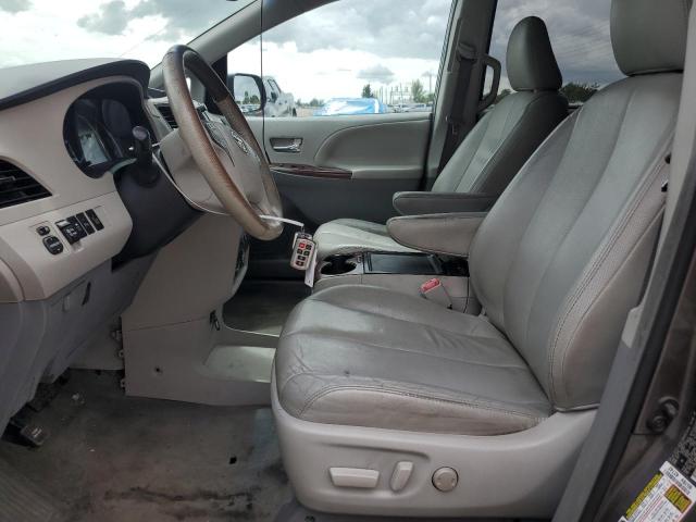 5TDYK3DC7DS389872 - 2013 TOYOTA SIENNA XLE BROWN photo 7