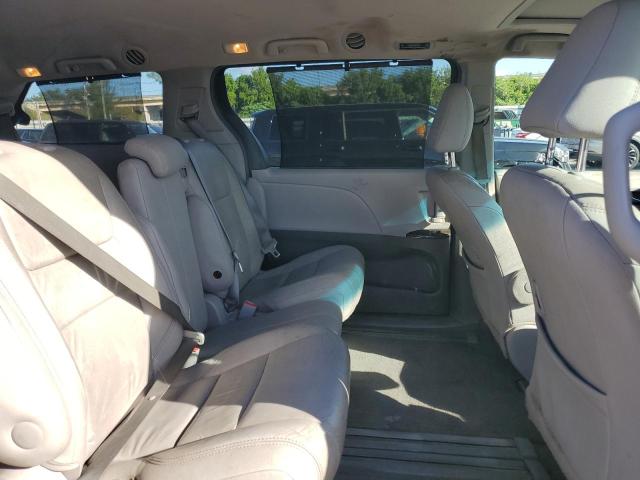 5TDYK3DC2GS748842 - 2016 TOYOTA SIENNA XLE GRAY photo 10