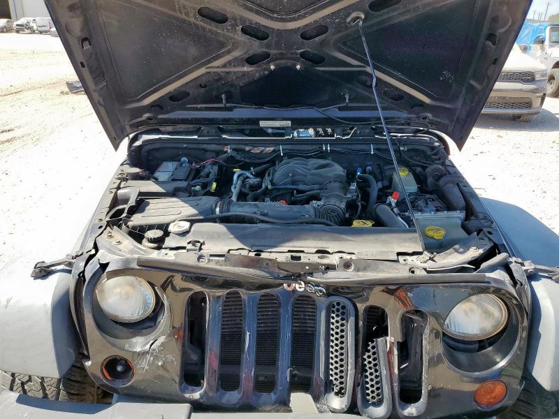 1C4BJWDG1DL652677 - 2013 JEEP WRANGLER U SPORT BLACK photo 12