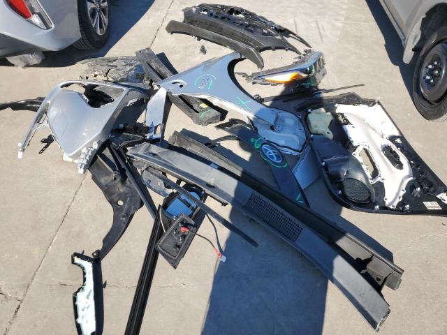 JTDKARFP8J3094501 - 2018 TOYOTA PRIUS PRIM 银色 照片 12