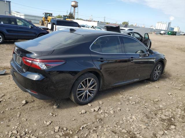 4T1F11BK0RU114934 - 2024 TOYOTA CAMRY XLE BLACK photo 3