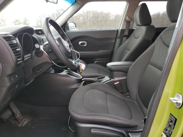 KNDJN2A29F7817453 - 2015 KIA SOUL GREEN photo 7
