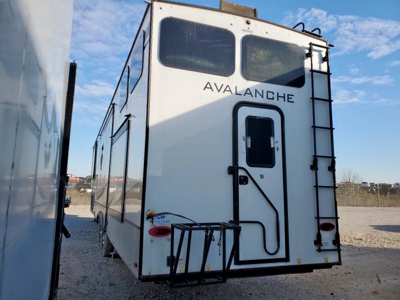 4YDFAVV27NE760755 - 2022 KEYSTONE AVALANCHE ორფეროვანი ფოტო 3