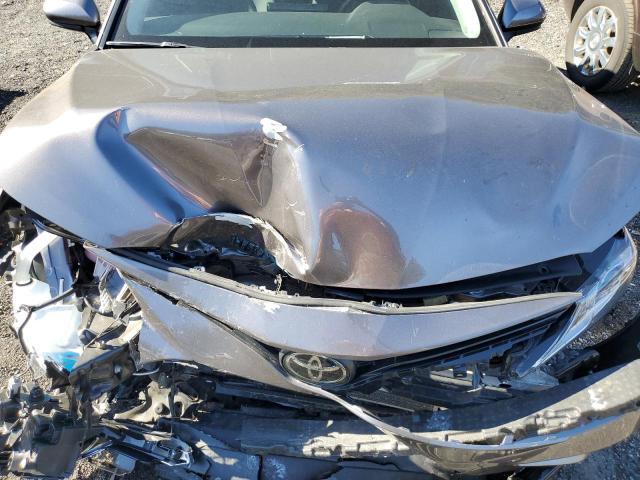 4T1C11AK6NU698688 - 2022 TOYOTA CAMRY LE GRAY photo 11