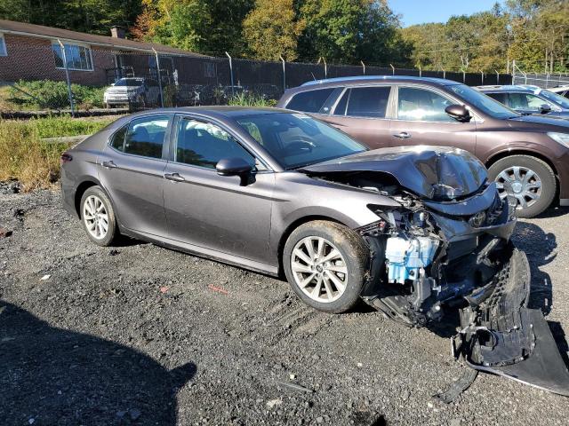 4T1C11AK6NU698688 - 2022 TOYOTA CAMRY LE GRAY photo 4