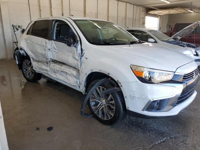 JA4AP3AU5GZ062755 - 2016 MITSUBISHI OUTLANDER ES WHITE photo 4