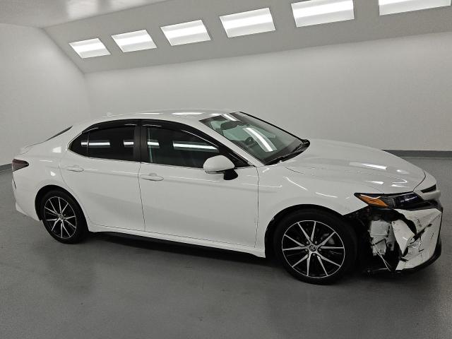 4T1T11AK7NU639486 - 2022 TOYOTA CAMRY SE 白色 照片 4