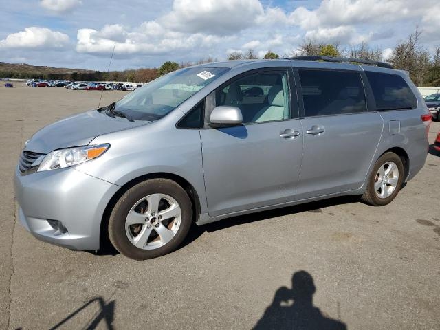 2014 TOYOTA SIENNA LE, 