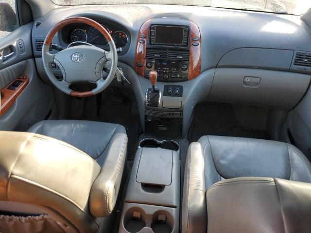 5TDDK4CC2AS031404 - 2010 TOYOTA SIENNA XLE MAROON photo 8