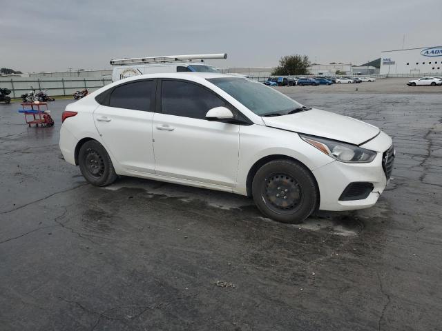 3KPC24A36JE011472 - 2018 HYUNDAI ACCENT SE თეთრი ფოტო 4