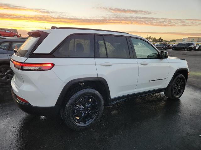 1C4RJGAG6R8546406 - 2024 JEEP GRAND CHEROKEE LAREDO WHITE photo 3