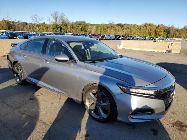 1HGCV1F96JA101793 - 2018 HONDA ACCORD TOURING ვერცხლისფერი ფოტო 4