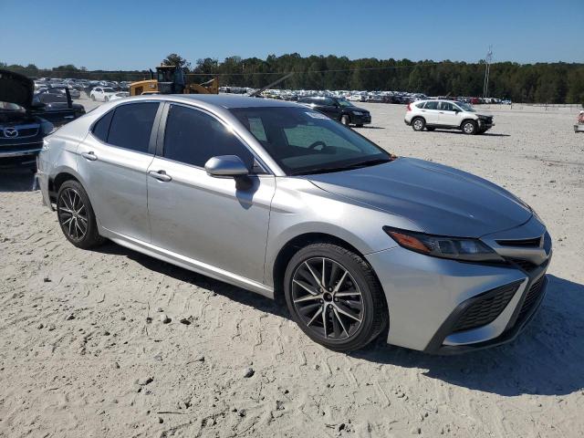 4T1T11AK9RU841381 - 2024 TOYOTA CAMRY SE NIGHT SHADE SILVER photo 4