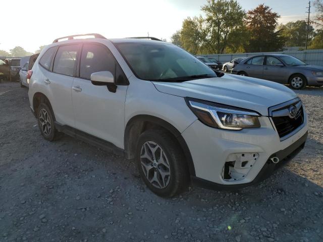 JF2SKAJC9LH442946 - 2020 SUBARU FORESTER PREMIUM WHITE photo 4