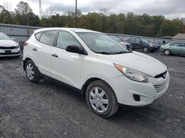 KM8JT3AB5CU340086 - 2012 HYUNDAI TUCSON GL WHITE photo 4