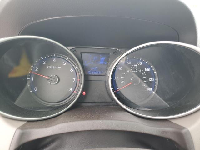 KM8JT3AB5CU340086 - 2012 HYUNDAI TUCSON GL WHITE photo 9