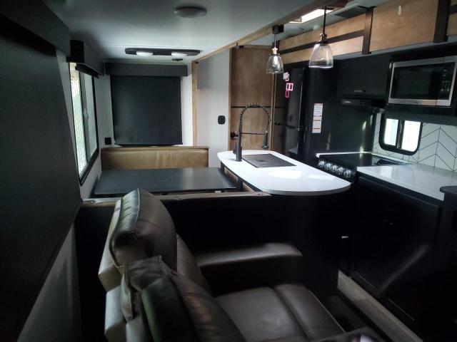 4YDT0BS24NB450699 - 2022 OUTB TRAVEL TRL WHITE photo 6