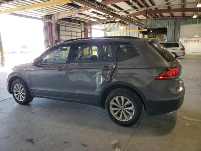 3VV0B7AX0JM116152 - 2018 VOLKSWAGEN TIGUAN S GRAY photo 2