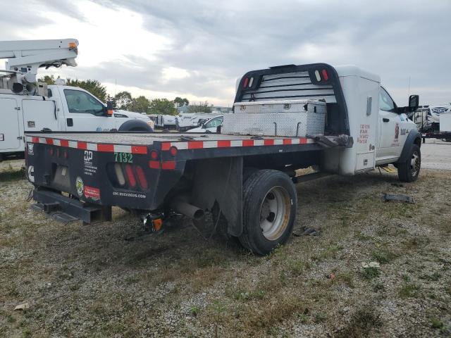 3C7WRMDL2FG647132 - 2015 RAM 5500 Blanc photo 3