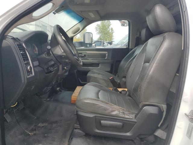 3C7WRMDL2FG647132 - 2015 RAM 5500 Blanc photo 7