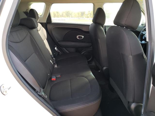KNDJN2A24J7895034 - 2018 KIA SOUL თეთრი ფოტო 10