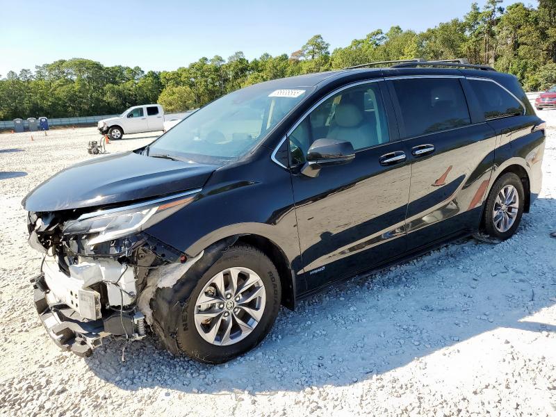 2021 TOYOTA SIENNA XLE, 
