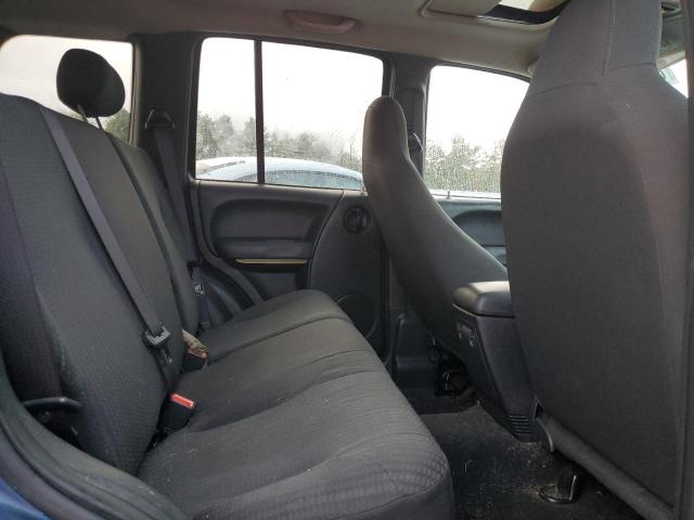 1J4GL48K74W275834 - 2004 JEEP LIBERTY SPORT BLUE photo 11