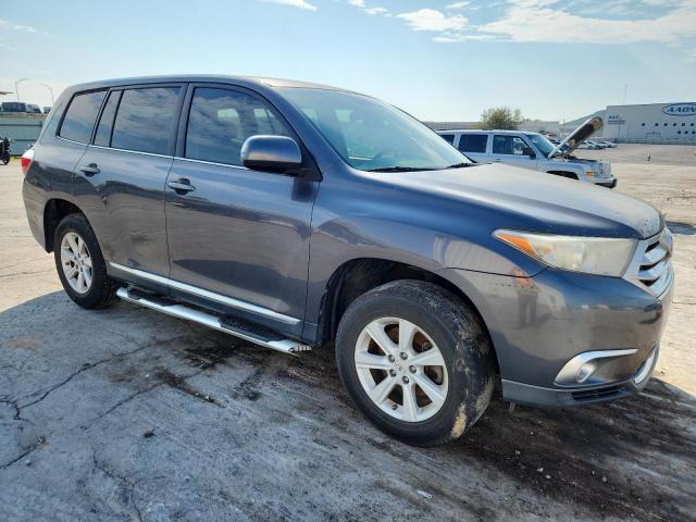 5TDZA3EH3CS019714 - 2012 TOYOTA HIGHLANDER BASE فحمي صورة 4