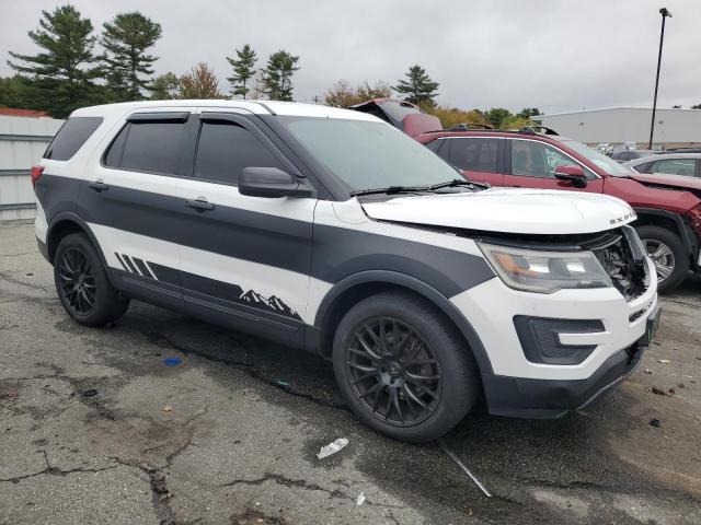 1FM5K8AR2JGA89957 - 2018 FORD EXPLORER POLICE INTERCEPTOR أبيض صورة 4