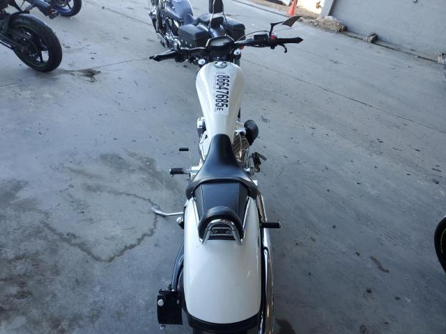 JH2SC6149BK000789 - 2011 HONDA VT1300 CX WHITE photo 6