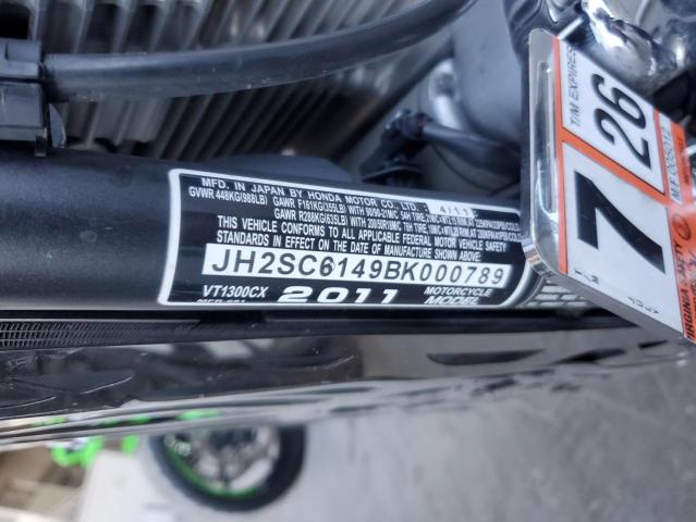 JH2SC6149BK000789 - 2011 HONDA VT1300 CX WHITE photo 9