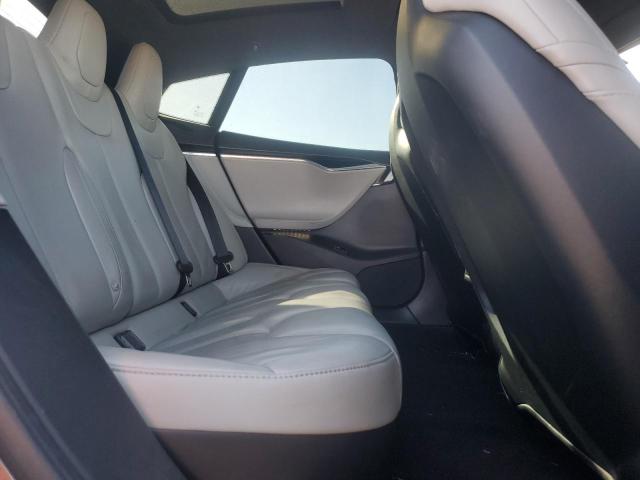 5YJSA1E26GF142709 - 2016 TESLA MODEL S GRAY photo 10