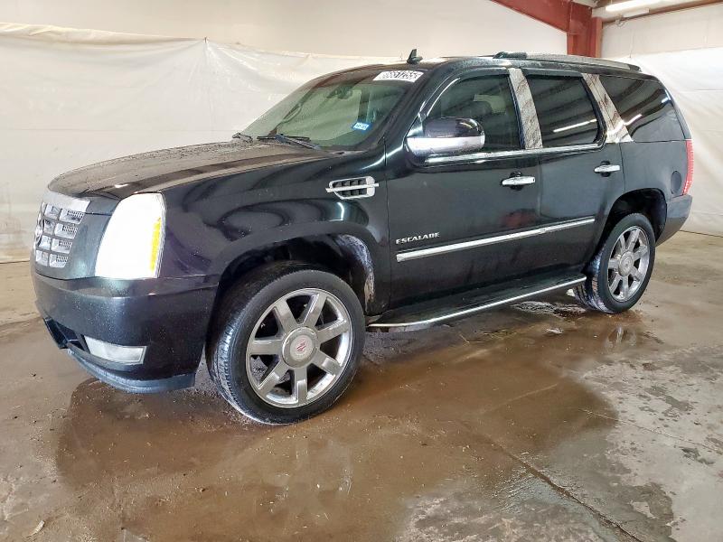 2011 CADILLAC ESCALADE LUXURY, 