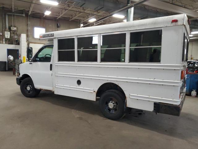 1GBHG31VX41143956 - 2004 CHEVROLET EXPRESS G3 WHITE photo 2