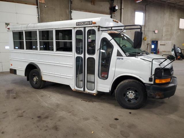 1GBHG31VX41143956 - 2004 CHEVROLET EXPRESS G3 WHITE photo 4