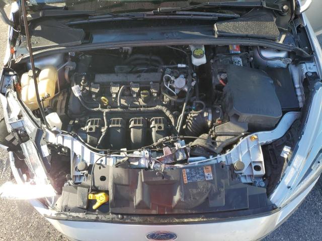 1FADP3K28JL256633 - 2018 FORD FOCUS SE SILVER photo 11
