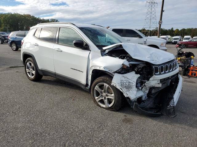 3C4NJDBN4RT604864 - 2024 JEEP COMPASS LATITUDE Blanc photo 4