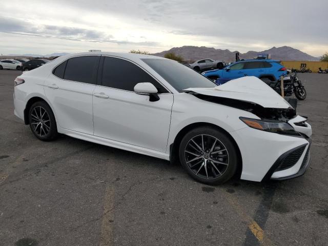 4T1G11AK3RU844763 - 2024 TOYOTA CAMRY SE NIGHT SHADE WHITE photo 4