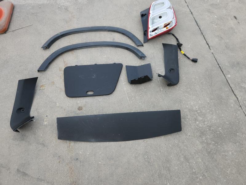 3GNCJLSB4JL261752 - 2018 CHEVROLET TRAX 1LT Көк фото 13