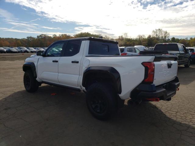 3TYLC5LNXRT009411 - 2024 TOYOTA TACOMA DOUBLE CAB WHITE photo 2