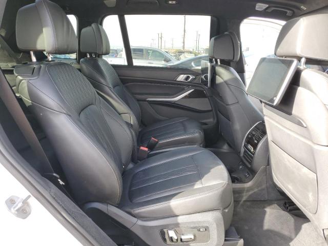 5UXCX4C55KLB39499 - 2019 BMW X7 XDRIVE50I WHITE photo 11