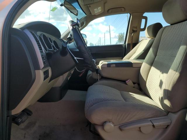 5TFRM5F11AX018864 - 2010 TOYOTA TUNDRA DOUBLE CAB SR5 GOLD photo 7